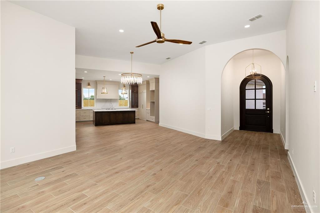 Photo 6 of 3110 Adler Street