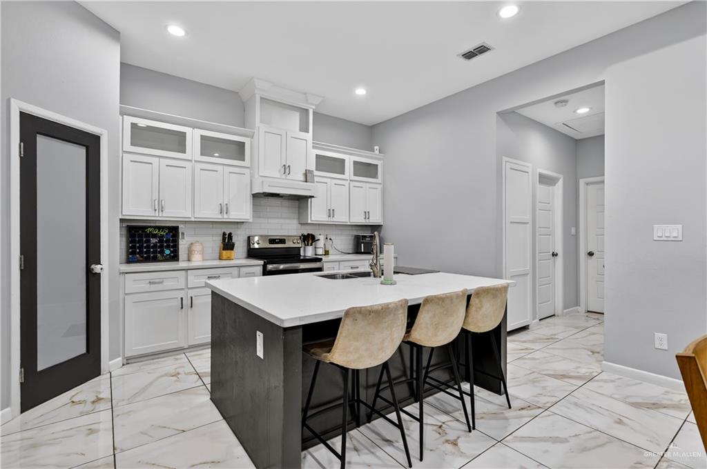 Photo 10 of 705 Quarry Drive