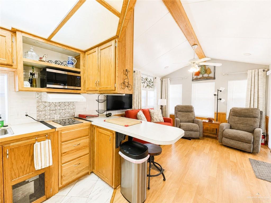 Photo 7 of 212 London Drive