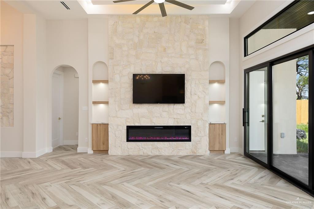Photo 10 of 1115 Post Oak Street