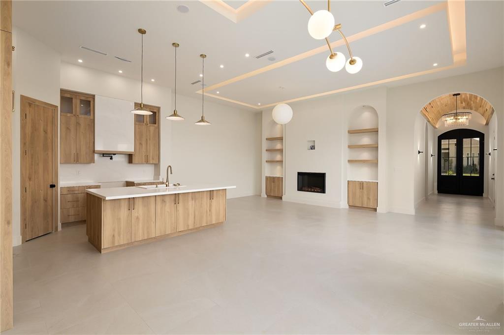 Photo 4 of 2308 Cartier Drive