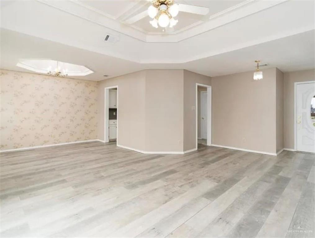 Photo 4 of 2807 Montgomery Drive