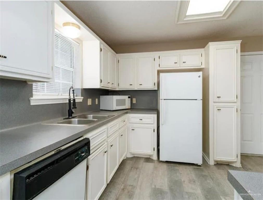 Photo 5 of 2807 Montgomery Drive