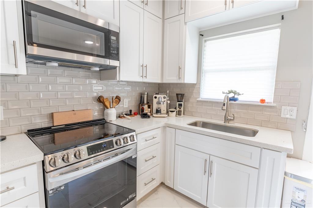 Photo 5 of 2306 Corales Street