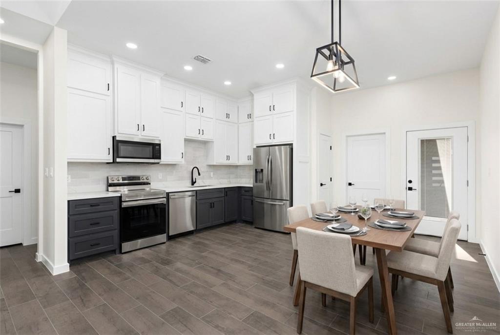 Photo 4 of 703 25th Street