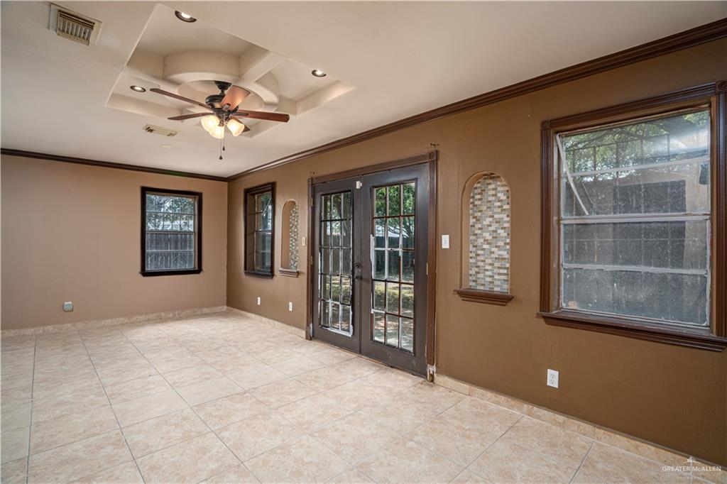 Photo 5 of 720 Padre Avenue
