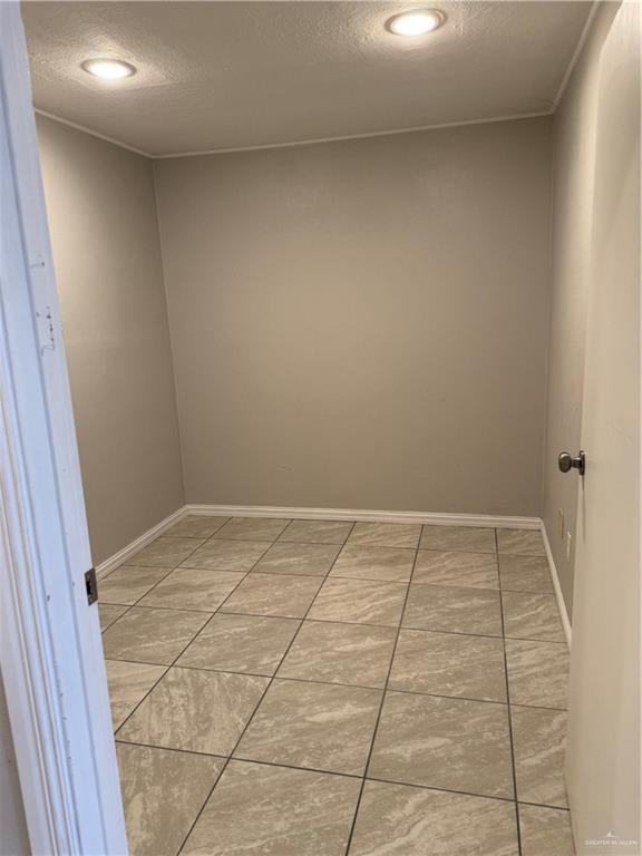 Photo 8 of 1018 Closner Boulevard