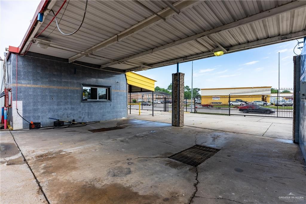 Photo 16 of 11361 Beechnut Street