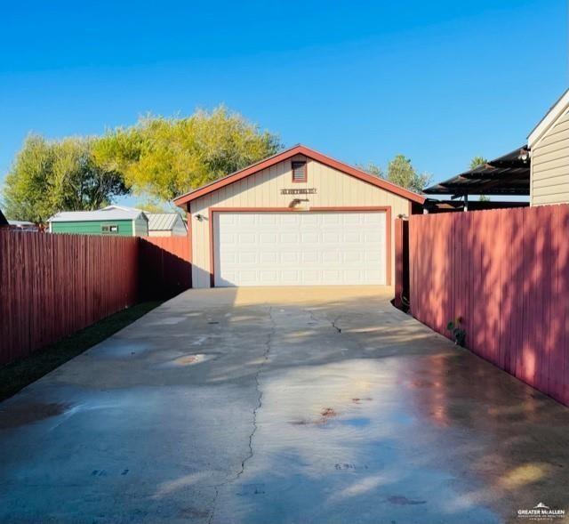 Photo 4 of 1501 Meadow Drive
