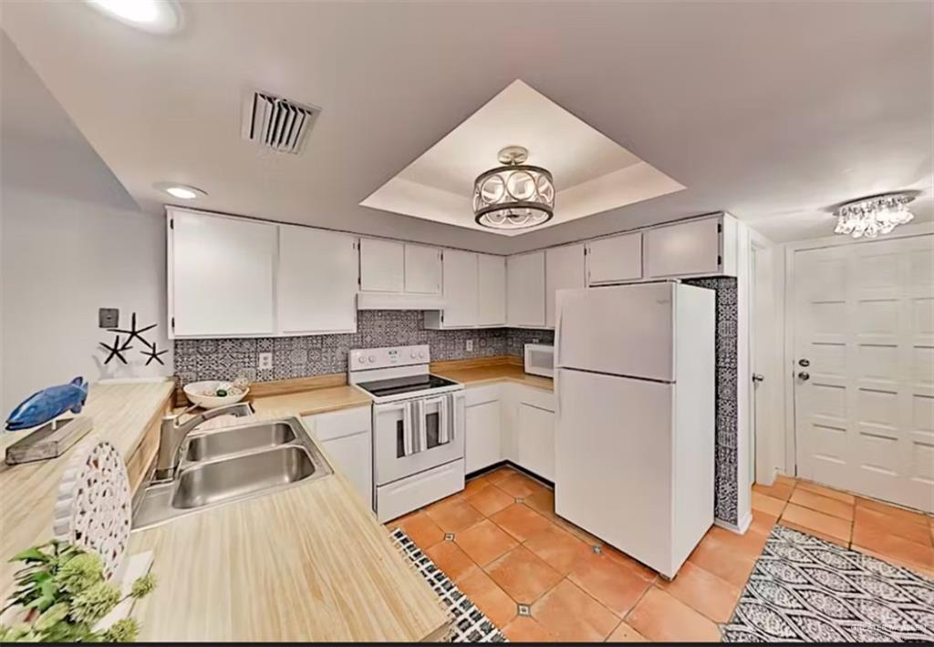 Photo 8 of 115 Coronado Drive