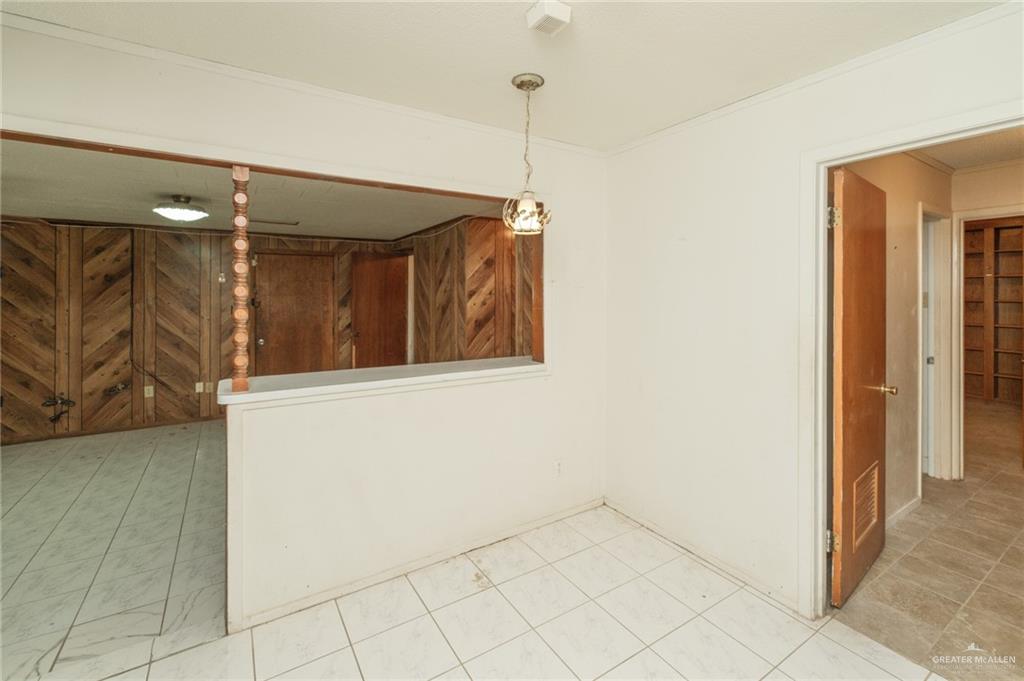 Photo 12 of 719 Walnut Avenue