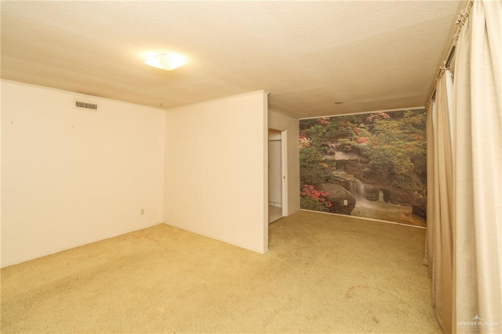 Photo 16 of 719 Walnut Avenue