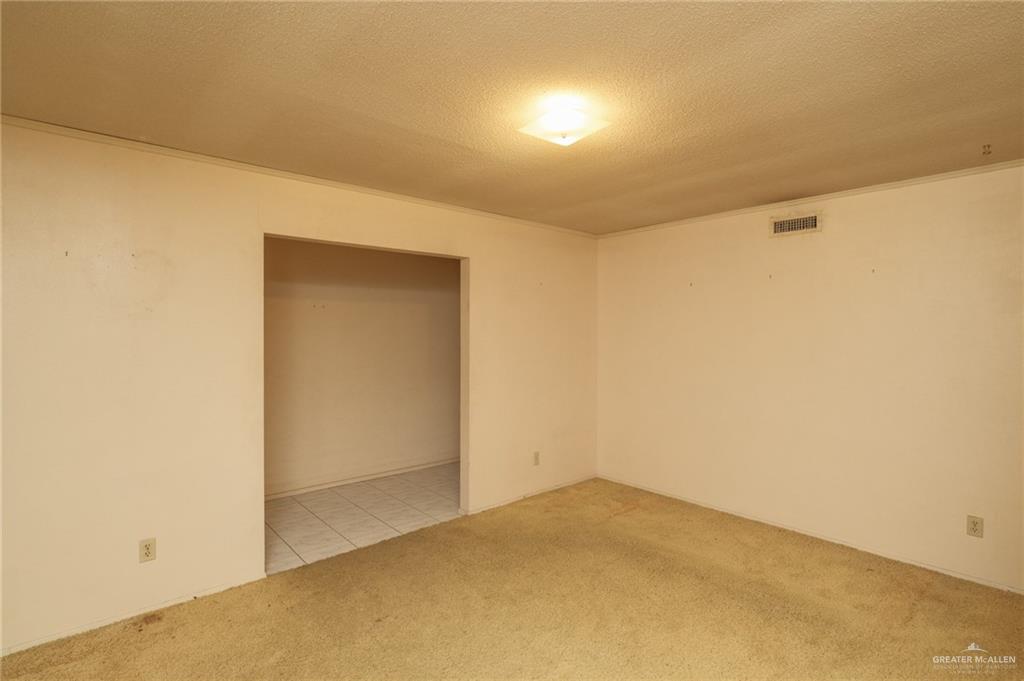 Photo 17 of 719 Walnut Avenue