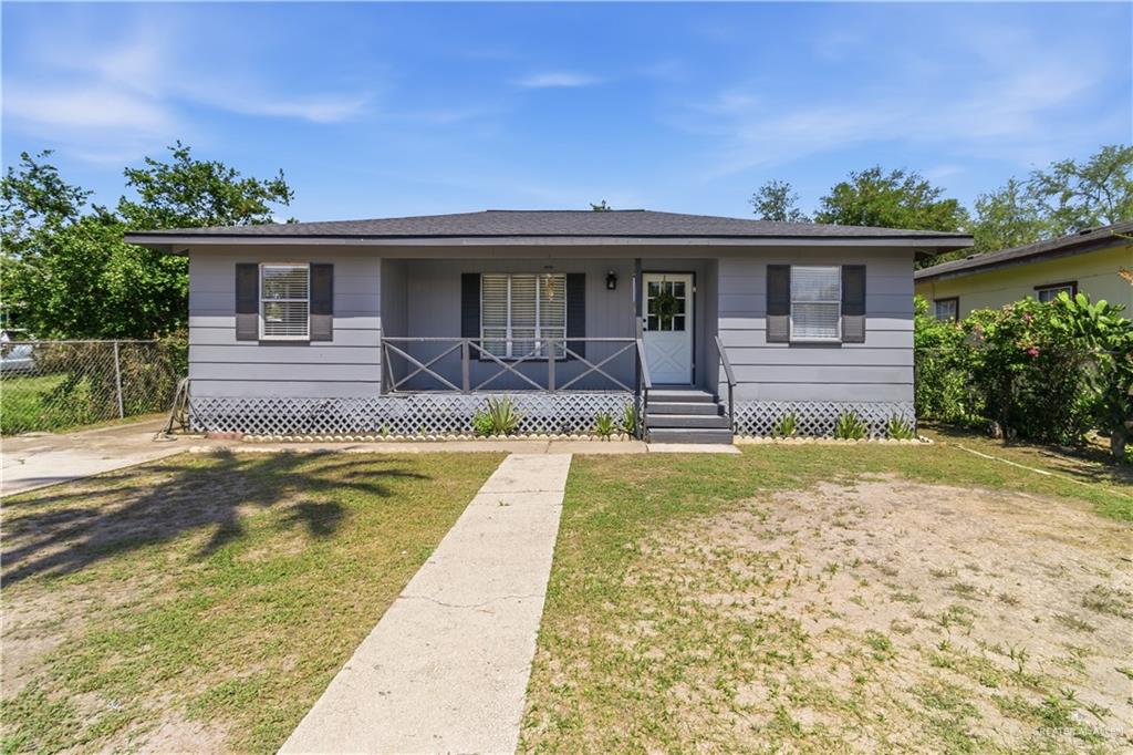 Single Family home at 518 10th Street, Donna, Texas