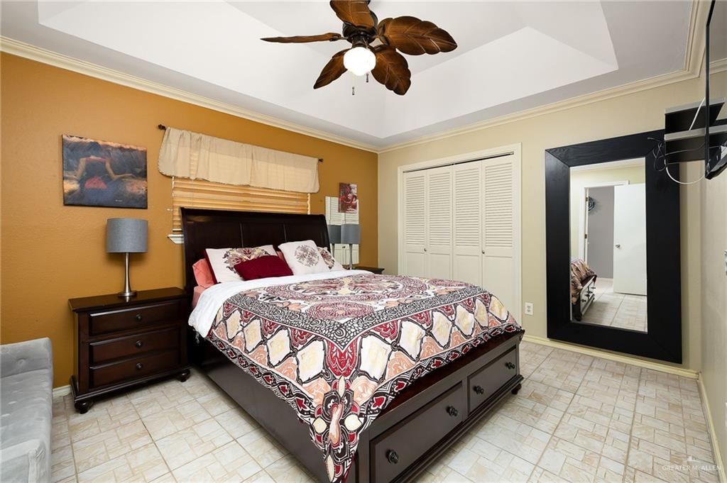 Photo 12 of 305 Bluebird Avenue