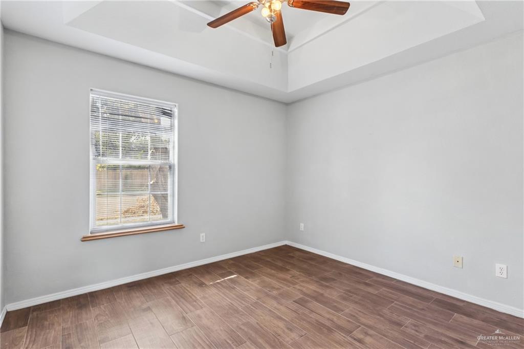 Photo 12 of 4700 Kendlewood Avenue