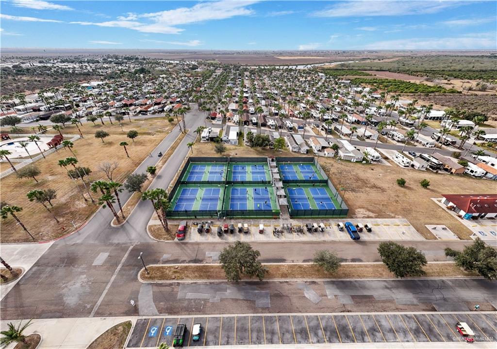 Photo 4 of 2070 Cordoba East