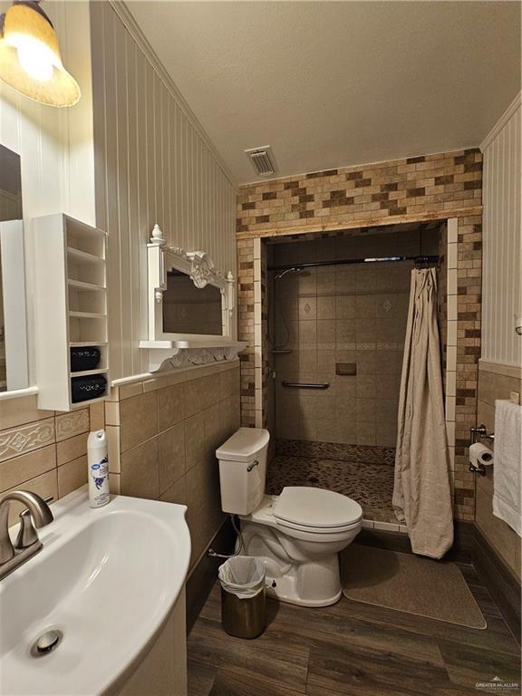 Photo 16 of 2704 6th Street