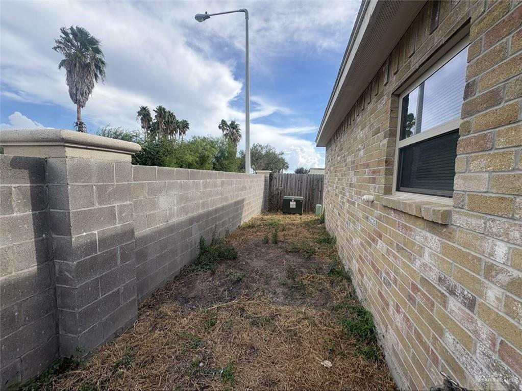 Photo 11 of 5601 Nightingale Avenue #4