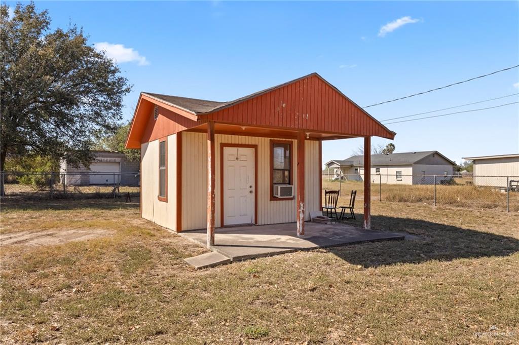 Photo 13 of 801 Foster Drive