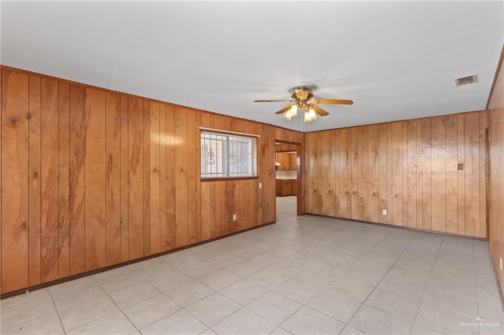 Photo 5 of 801 Foster Drive